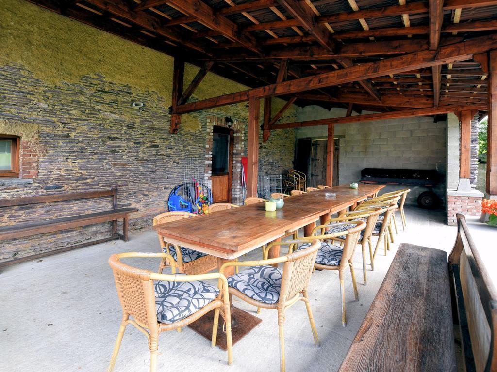 Spacious Holiday Home In Lierneux With Garden 外观 照片