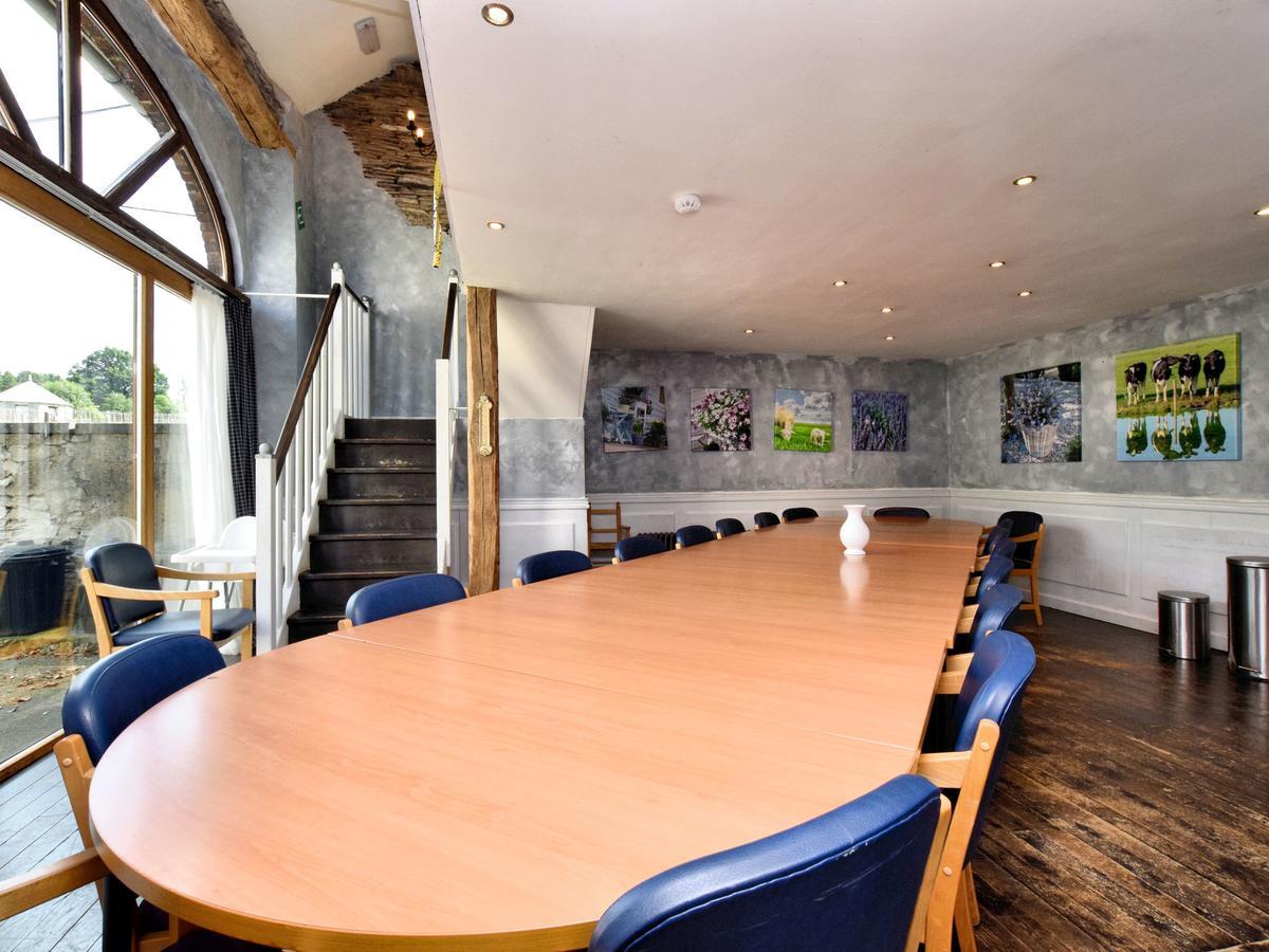 Spacious Holiday Home In Lierneux With Garden 外观 照片